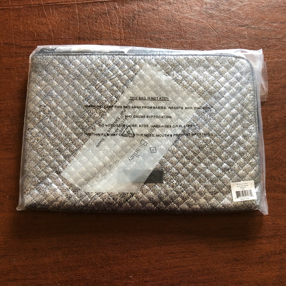 Vera Bradley Iconic RFID Wristlet - Picture 4 of 4